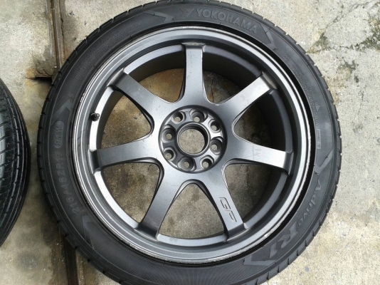 ขอบ17นิ้ว4รู100 พร้อมยาง สวยๆ 4 ล้อ ราคา 6900 บาท