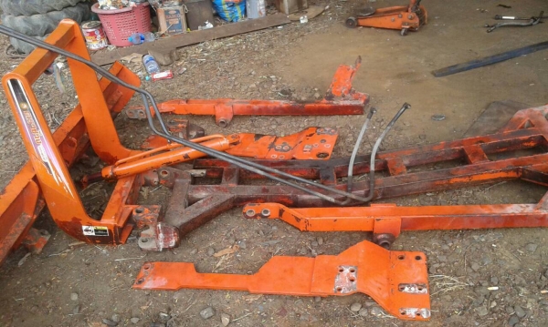 ใบดันคานล่าง L4708 สภาพพร้อมใช้ท่านใดหาอยู่ มีของแล้วครับ 081-8527370