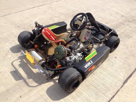 โคคาร์ท125cc2จังหวะเครื่องดีมีของแต่งตามรูป ยี่ห้อYamaha เป็นรถนำเข้ามาจากญี่ปุ่นเครื่องyamaha125cc2จังหวะ5เกียร์มาจากยุ่น