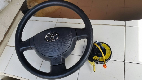 พวงมาลัย Toyota ตัวนอกเก่าญี่ปุ่น  ใส่ได้ทั้งรถมี Airbag และไม่มี Airbag