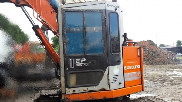 HITACHI EX60 URG