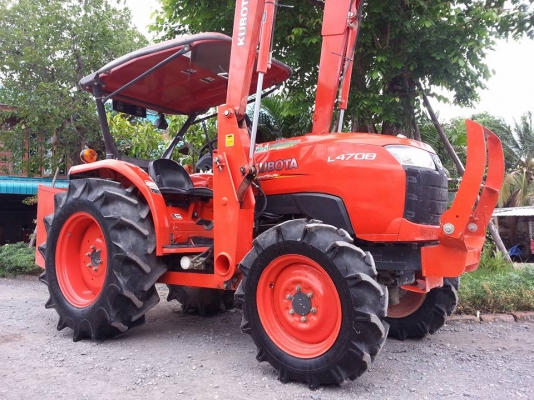 คูโบต้า L4708 4 WD พร้อมปุ้งกี๋ตักตราช้าง ทำงาน 313 ชั่วโมง..จดทะเบียน ก.ย.2556