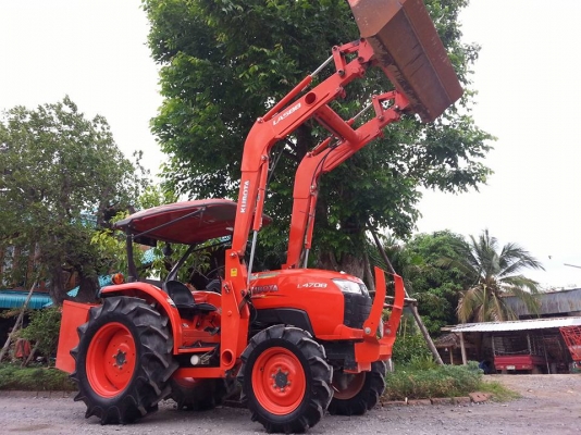 คูโบต้า L4708 4 WD พร้อมปุ้งกี๋ตักตราช้าง ทำงาน 313 ชั่วโมง..จดทะเบียน ก.ย.2556