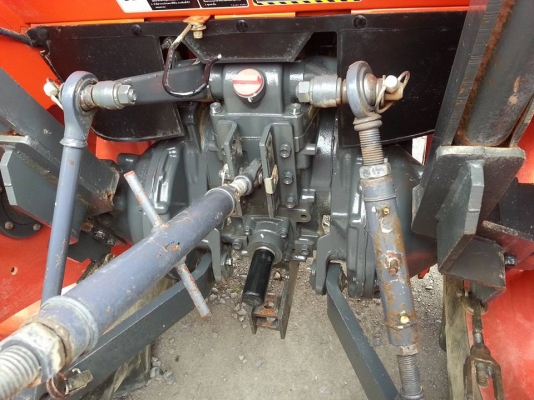 คูโบต้า L4708 4 WD พร้อมปุ้งกี๋ตักตราช้าง ทำงาน 313 ชั่วโมง..จดทะเบียน ก.ย.2556