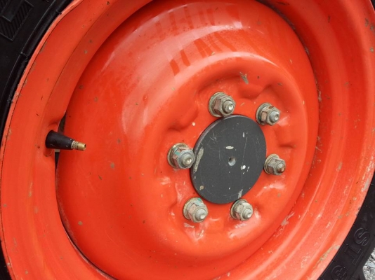 คูโบต้า L4708 4 WD พร้อมปุ้งกี๋ตักตราช้าง ทำงาน 313 ชั่วโมง..จดทะเบียน ก.ย.2556