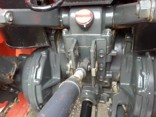 คูโบต้า L4708 4 WD พร้อมปุ้งกี๋ตักตราช้าง ทำงาน 313 ชั่วโมง..จดทะเบียน ก.ย.2556