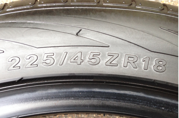 ยาง Delium 225 45 18 ปี15 ดอกเต็ม ไม่มีปะ ราคาไม่แพง