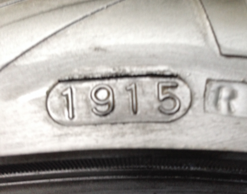 ยาง Delium 225 45 18 ปี15 ดอกเต็ม ไม่มีปะ ราคาไม่แพง