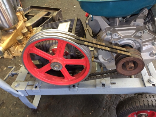 ขายด่วน!!เครื่องฉีดน้ำ แรงดันสูง สภาพดีมาก90\%!!