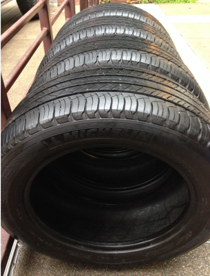 ยาง Michelin 235 55 17 กลางปี13 ดอกเต็ม ราคาไม่แพง