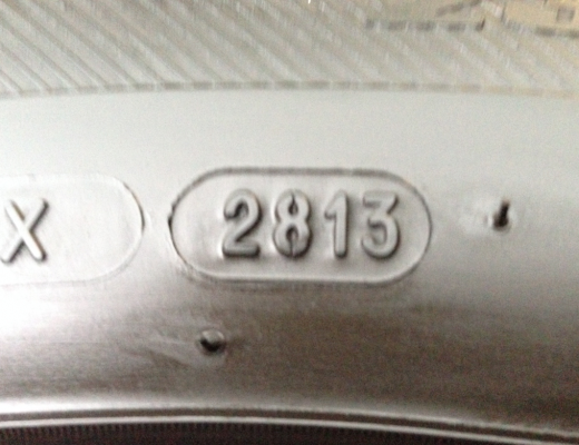 ยาง Michelin 235 55 17 กลางปี13 ดอกเต็ม ราคาไม่แพง