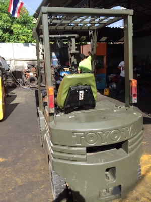 ขายด่วน!!โฟลค์ลิฟท์ TOYOTA 5F15ใช้งานได้ทันที สภาพดี!!
