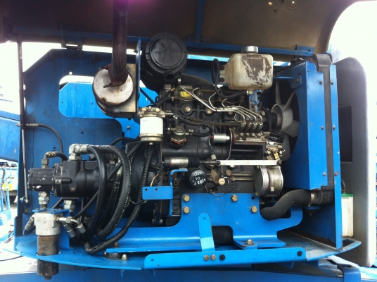 ขายรถกระเช้า ยี่ห้อจีนี่ ยก 13.50 เมตร เครื่องยนต์ดีเชลดอยท์