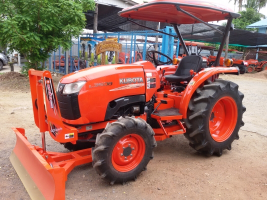 ปัญญาแทรคเตอร์..จัดมาให้ครับ ด่วน!!!คูโบต้า L3608 พร้อมใบมีดคานล่าง พร้อมผานใหม่6&times;22 สภาพพร้อมใช้ จัดส่ง อ.เมือง จ.นครสวรรค์