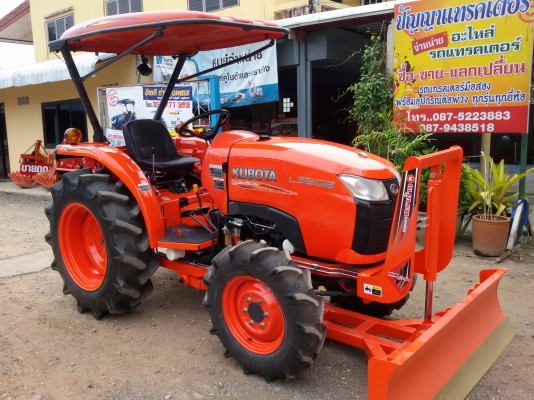 ปัญญาแทรคเตอร์..จัดมาให้ครับ ด่วน!!!คูโบต้า L3608 พร้อมใบมีดคานล่าง พร้อมผานใหม่6&times;22 สภาพพร้อมใช้ จัดส่ง อ.เมือง จ.นครสวรรค์
