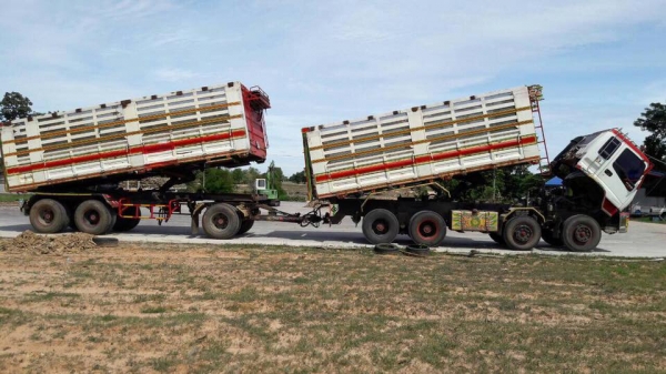 ขายรถสิบล้อ ISUZU DECA FXZ 320แรง ปี49 พ่วงแม่ลูกดัมเหล็ก สนใจ 0932795977 คุณสุชาติ จัดไฟแนนซ์ได้ 1,500,000-1,550,000 ขึ้นอยู่ที่เคดิต