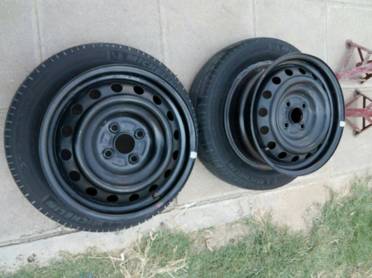 ขายล้อกะทะ ขอบ15 พร้อมยาง มี 2 ล้อ tel.081-4273941 ขายล้อกะทะ ขอบ15 พร้อมยาง มี 2 ล้อ tel.081-4273941