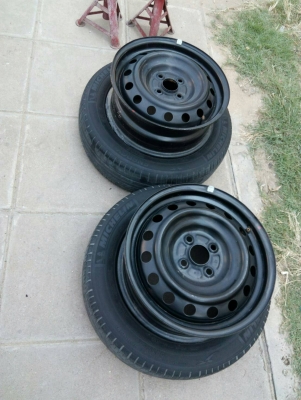 ขายล้อกะทะ ขอบ15 พร้อมยาง มี 2 ล้อ tel.081-4273941 ขายล้อกะทะ ขอบ15 พร้อมยาง มี 2 ล้อ tel.081-4273941