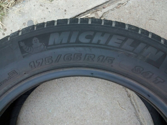 ขายล้อกะทะ ขอบ15 พร้อมยาง มี 2 ล้อ tel.081-4273941 ขายล้อกะทะ ขอบ15 พร้อมยาง มี 2 ล้อ tel.081-4273941