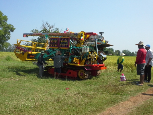 ขายรถเกี่ยวข้าว (((มีคลิปและรูปตอนต่อใหม่))) ต่อมาใหม่เกี่ยวนาปีแค่ครั้งเดียว สภาพใหม่พร้อมใช้ สนใจก็คุยกันได้ครับไม่มีคนดูแลครับ 089-6803334 ขายรถเกี่ยวข้าว (((มีคลิปและรูปตอนต่อใหม่))) ต่อมาใหม่เกี่ยวนาปีแค่ครั้งเดียว สภาพใหม่พร้อมใช้ สนใจก็คุยกันได้ครับไม่มีคนดูแลครับ 089-6803334