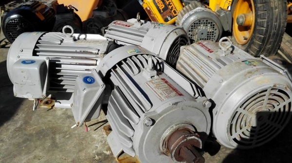 ** Sold **มอเตอร์ Mitsubishi 3 HP 380V รุ่นใหม่ SF-JR สภาพสวยเดิมๆทุกลูกใช้งานมาน้อยมาดูมาเทสก่อนได้ครับ