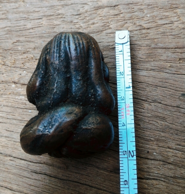 พระปิดตาองค์ใหญ่ๆ หนักๆ เนื้อนวะโลหะเก่า สวยแปลกครับ