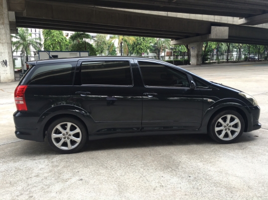 2005 TOYOTA WISH 2.0Q สีดำ รถขับดีมากเครื่องเกียร์ช่วงล่างสมบูรณ์