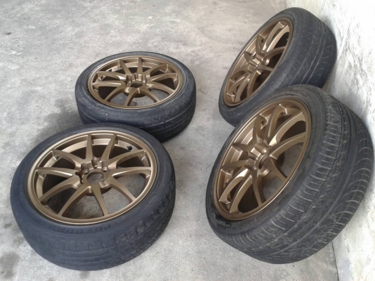 ขอบ17นิ้ว4รู100/114 พร้อมยาง สวยๆ 4 ล้อ ราคา 6900 บาท