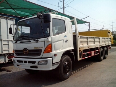 10ล้อเพลาเดียวHINOเมกก้า