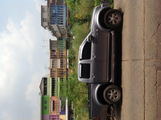 ขายดาวน์อีซูซุ 4ประตู4wdเกียร์ออโต 250,000 บาท