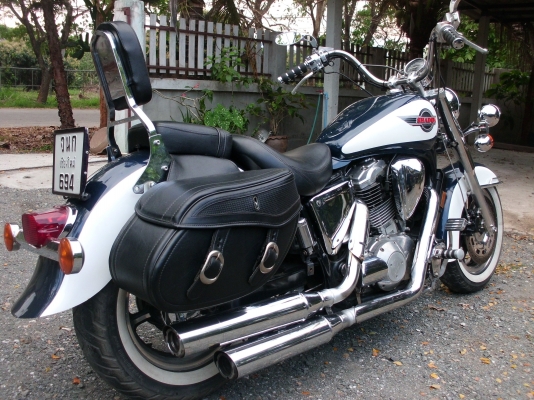 ขาย shadow 1100 cc ปี 95 สเปคยุโรป ทะเบียนแท้ ภาษีเต็ม เครื่องดีมาก ของเหลวไหม่ ยางขอบขาว