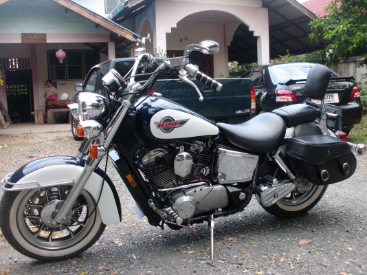 ขาย shadow 1100 cc ปี 95 สเปคยุโรป ทะเบียนแท้ ภาษีเต็ม เครื่องดีมาก ของเหลวไหม่ ยางขอบขาว