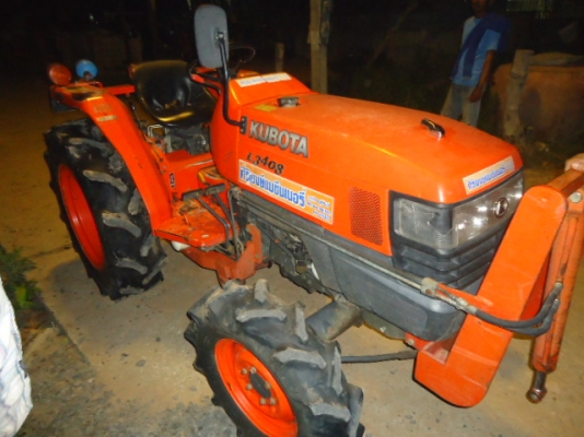 ขายด่วนรถไถคูโบต้าL3408พร้อมอุปกรณ์ ใบมีดดันดินหน้าและ ผานหลัง รถสภาพพร้อมใช้งาน เครื่องแน่นไม่มีเยิ