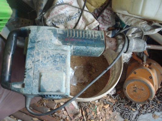 ขายเครื่องสกัดคอนกรีต BOSCH รุ่น GSH 11 E