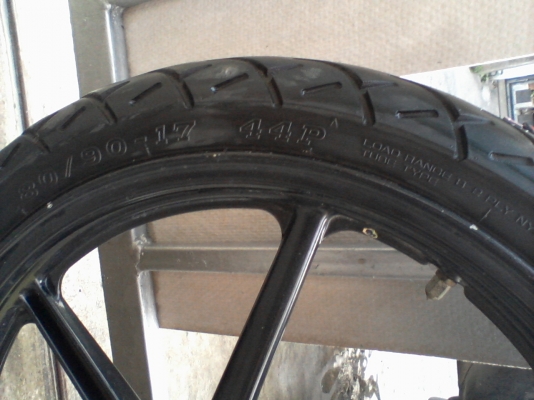 แม็กพร้อมยางLSถูกๆๆใหม่ๆๆสนใจติดต่อมาเลยครับราคาคุยกันได้ครับ แม็กพร้อมยางLSถูกๆๆใหม่ๆๆสนใจติดต่อมาเลยครับราคาคุยกันได้ครับ