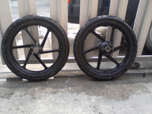 แม็กพร้อมยางLSถูกๆๆใหม่ๆๆสนใจติดต่อมาเลยครับราคาคุยกันได้ครับ