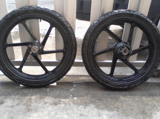 แม็กพร้อมยางLSถูกๆๆใหม่ๆๆสนใจติดต่อมาเลยครับราคาคุยกันได้ครับ แม็กพร้อมยางLSถูกๆๆใหม่ๆๆสนใจติดต่อมาเลยครับราคาคุยกันได้ครับ