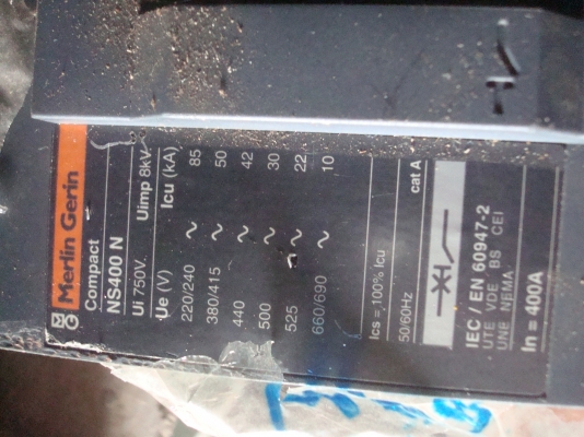 ขายเบรกเกอร์Merlin Gerrin 400A