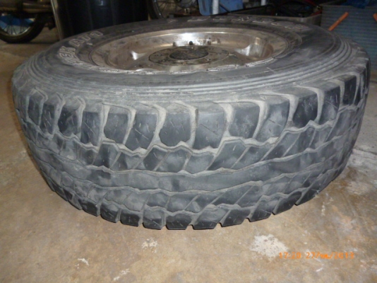 ขายDUNLNLOP 30x9.5R15 ปี09 ล้อแม็ก+ยาง 4ล้อ=1ชุด ราคา 6000บาท