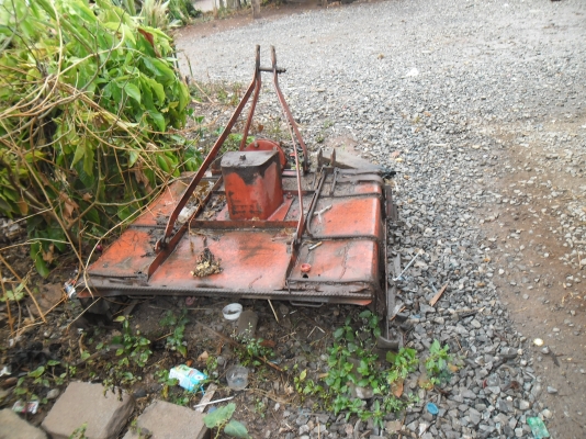 รถไถเล็กพร้อมอุปกรณ์