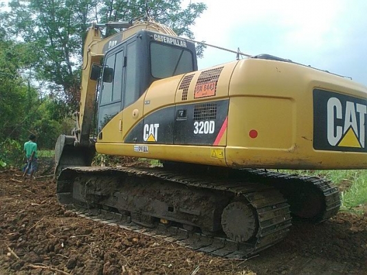 แบคโฮCAT 320D กระบอกดำ ใช้งาน1หมื่นช.มเศษ รถทำงานอยู่ แบคโฮCAT 320D กระบอกดำ ใช้งาน1หมื่นช.มเศษ รถทำงานอยู่