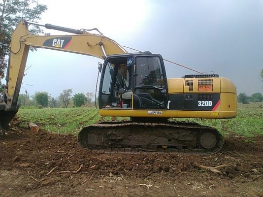 แบคโฮCAT 320D กระบอกดำ ใช้งาน1หมื่นช.มเศษ รถทำงานอยู่ แบคโฮCAT 320D กระบอกดำ ใช้งาน1หมื่นช.มเศษ รถทำงานอยู่