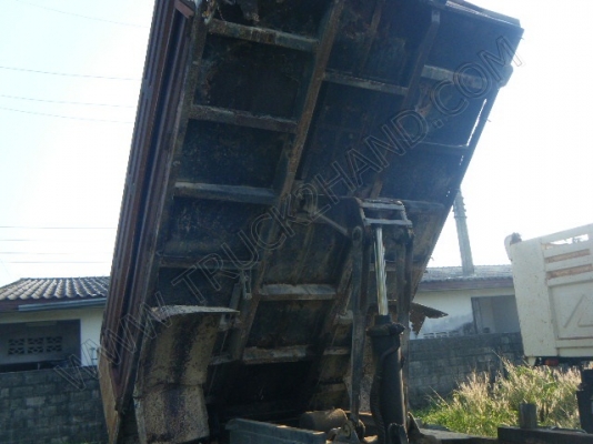 รถบรรทุก 6 ล้อดั๊มพ์  ยี่ห้อ MITSUBISHI รุ่น FUSO