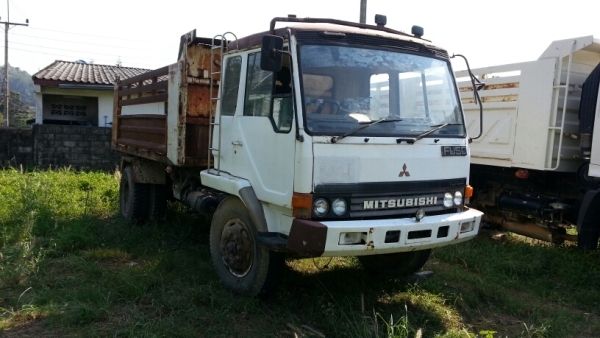 รถบรรทุก 6 ล้อดั๊มพ์  ยี่ห้อ MITSUBISHI รุ่น FUSO