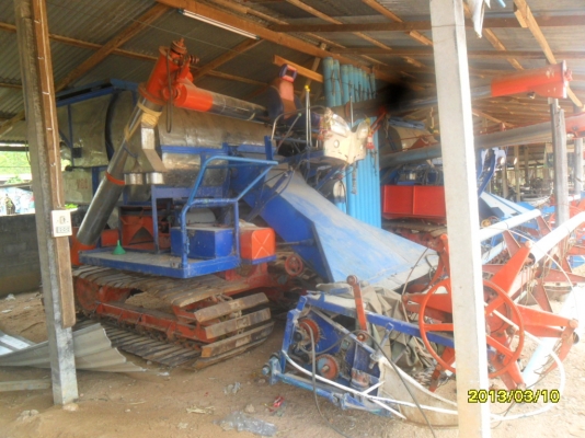 ขายรถเกี่ยวข้าวอุ้มราคา520000