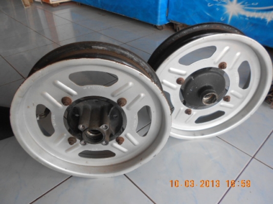 ขายอะหลั้ยแต่ง KSR นิดหน่อยครับ