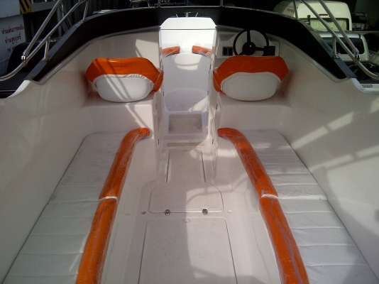 เรือไฟเบอร์กลาส 26 ฟุต เรือไฟเบอร์กลาส 26 ฟุต