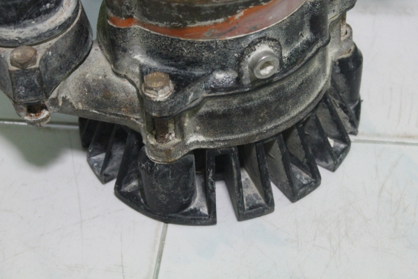 ปั๊มแช่ ( ไดโว่ )ยี่ห้อ mitsu heavyduty ขนาดท่อ2 นิ้ว พร้อมใช้งานครับ