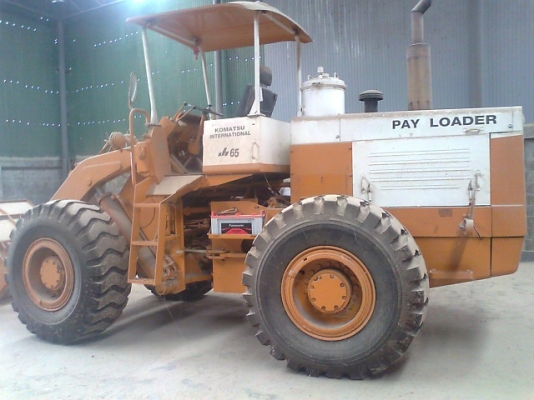 รตักล้อยาง KOMATSU JS65-2 ต่อแขนแล้วเก่านอกซื้อมาใช้งานเดียว รตักล้อยาง KOMATSU JS65-2 ต่อแขนแล้วเก่านอกซื้อมาใช้งานเดียว