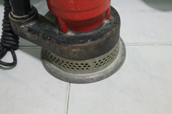 ปั๊มแช่( ไดโว่ ) ยี่ห้อ MIKI ท่อ 40mm. สภาพดีพร้อมใช้งานครับ